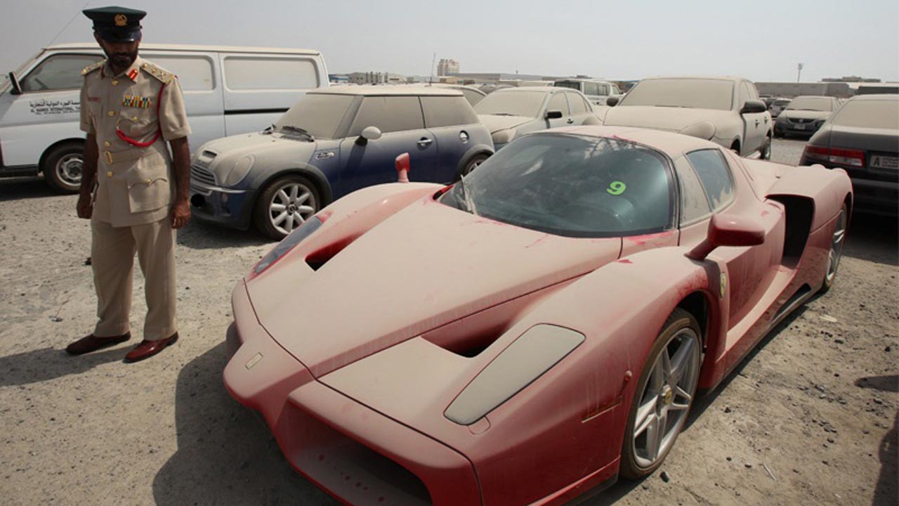 Ferrari_enzo_dubai_abandoned_3