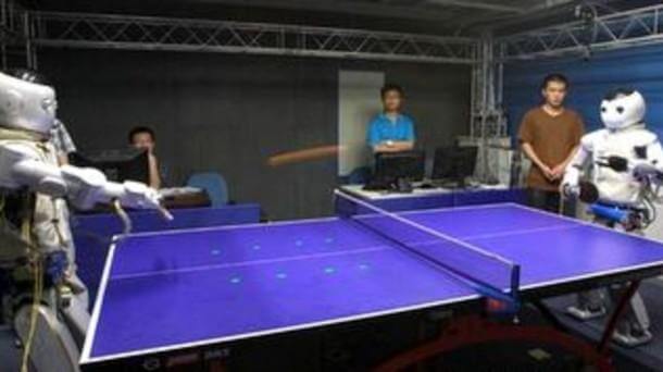 乒乓球和机器人爱游戏备用