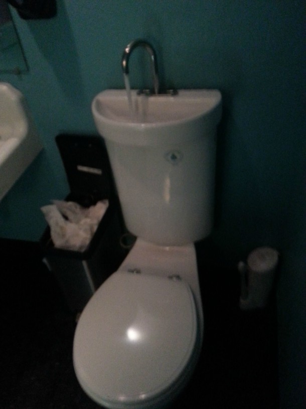 19所示。厕所和水池