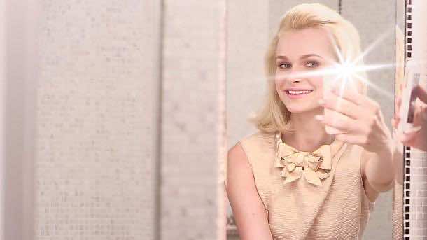 向未来打个招呼 - 可购物的视频