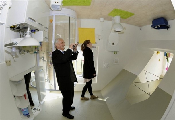 Upside_down_House_Germany（2）