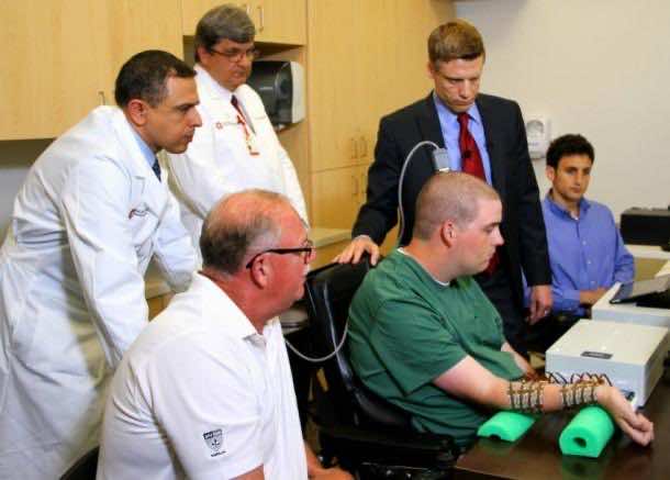 伊恩·伯克哈特（Ian Burkhart）4