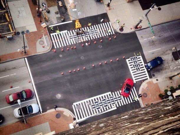 16.美国马里兰州巴尔的摩市的跳房子人行横道