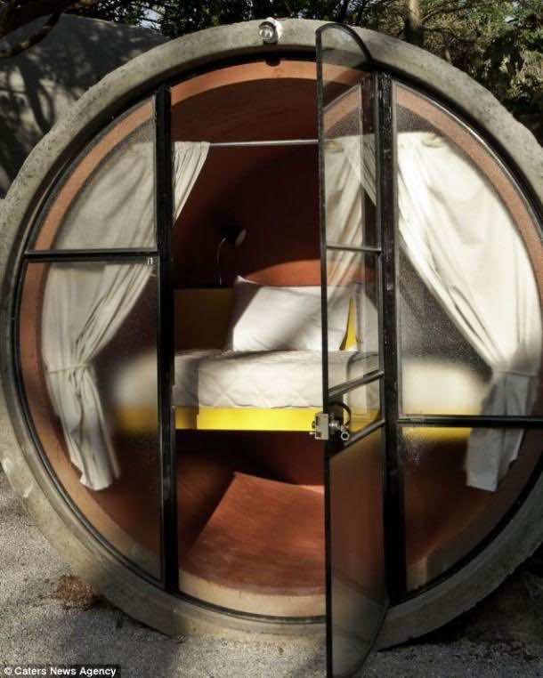 中国酒店经营者利用混凝土管道2