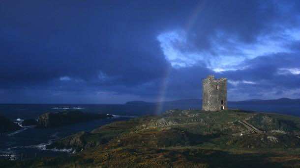 彩虹和城堡废墟