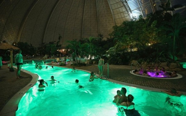 转换成Resort14纳粹飞机跑道上