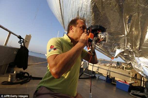 航空帆船在穿越地中海前接受测试