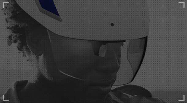 利用增强现实在工作场所-智能头盔由DAQRI5