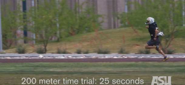 科学家们测试Jetpack允许士兵Faster4运行