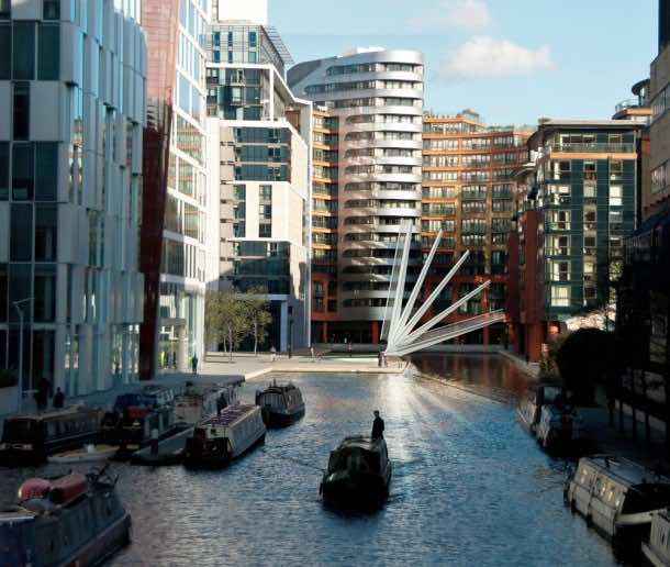 商业广场人行桥——日本Fan4