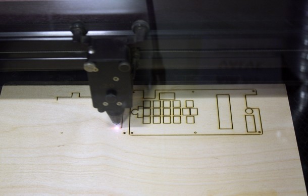 DIY手机的价格为200美元6