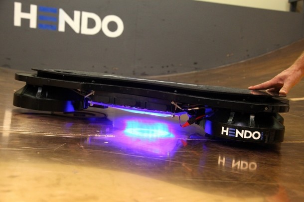 Hendo Hoverboard售价10,000美元 - 欢迎来到未来