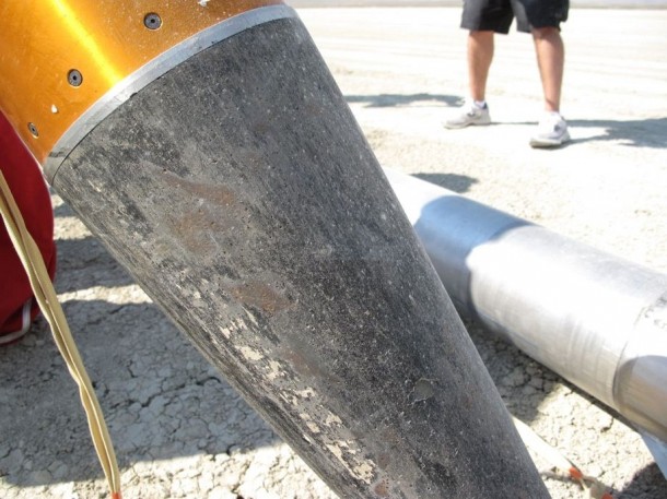 自制火箭达到121000英尺12的高度