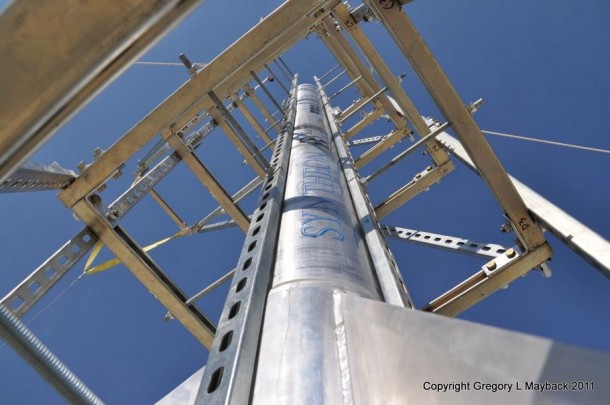 自制火箭达到121000英尺14的高度