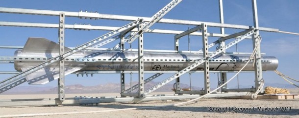 自制火箭达到121000英尺的高度