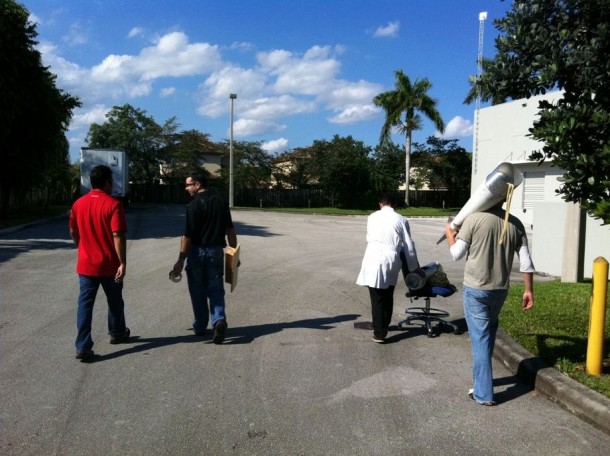 自制火箭达到121000英尺27的高度