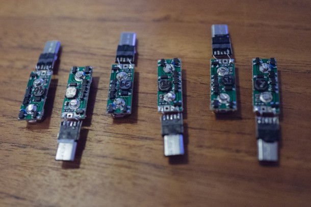 计划V  - 用9伏电池充电智能手机2