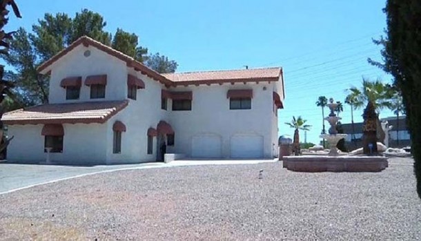 20世纪70年代拉斯维加斯住宅的建造和隐藏，作者:吉拉德·亨德森