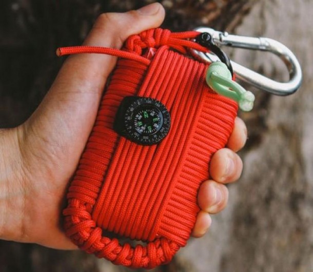 求生手雷包了无数的东西