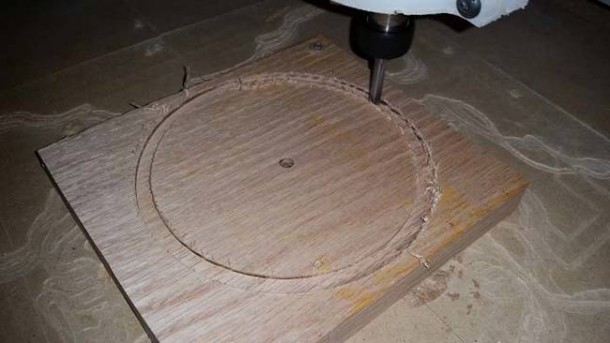 查看由自行车零件制成的时钟2