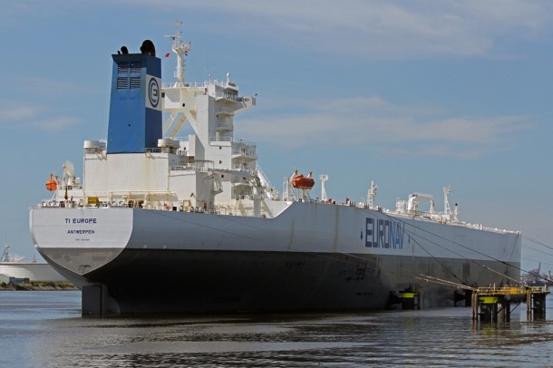 石油囤积——油价危机