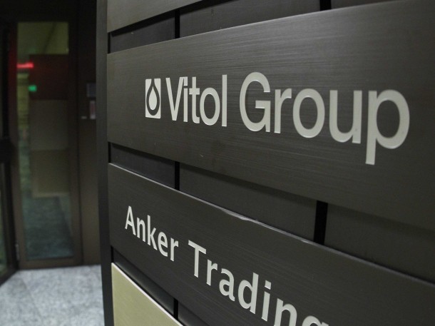 石油囤积——油价危机