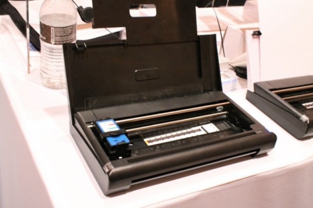 霹雳马三在一个Printer4——世界上最小的