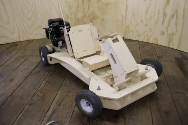 平板卡丁车由PlyFly3