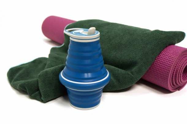 Hydaway水瓶折叠成圆盘