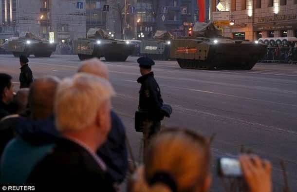 俄罗斯最新坦克可以通过Playstation Gamepad 3控制