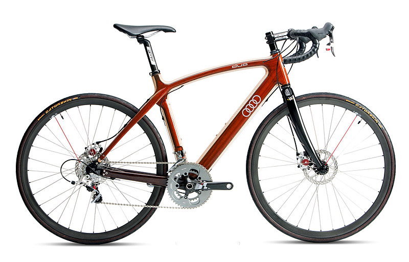 2011年塞拉诺红的奥迪二人路