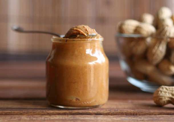 创建钻石从富含碳的综合材料