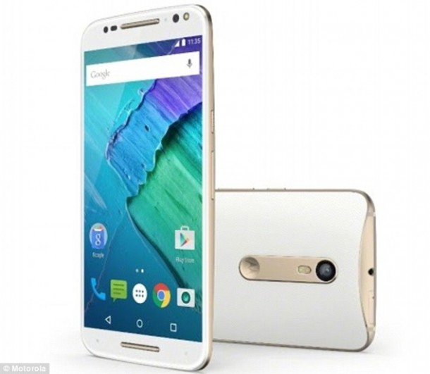 摩托罗拉发布全球最快充电智能手机2