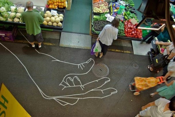 这位艺术家将无聊的表面变成了惊人的艺术5