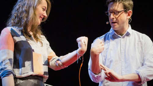 心灵控制对方的四肢