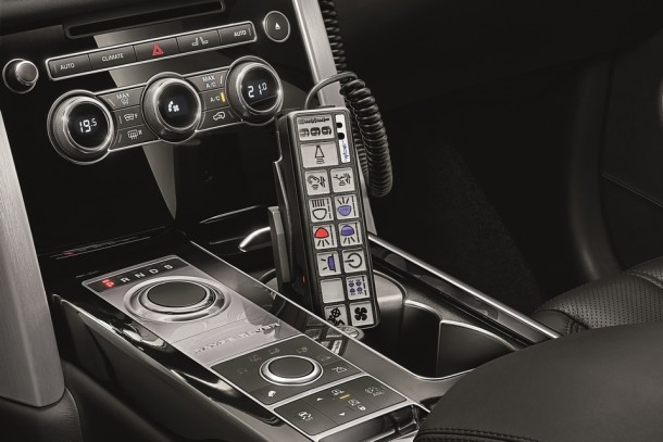 路虎揽胜哨兵可以生存33-Pound TNT爆炸3