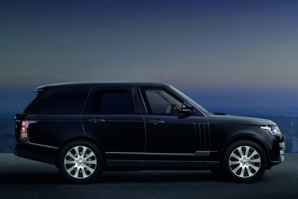 路虎揽胜哨兵可以生存33-Pound TNT爆炸4