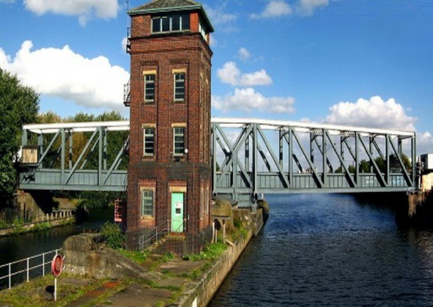 World’s 10 Most Amazing Water Bridges 6