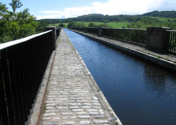 World’s 10 Most Amazing Water Bridges 7