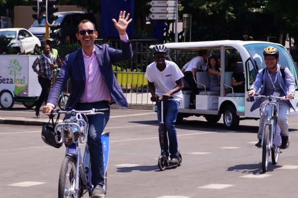 约翰内斯堡尝试了一个月的无车之旅