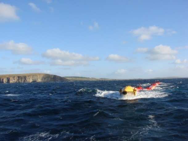 从海浪Pelamis波浪能量转换器产生能量2