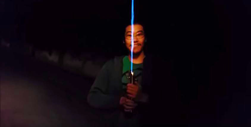 由工程师创造的真正燃烧的光剑