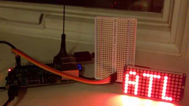 一个记者为拉瓜迪亚机场创造了惊人的天才飞机追踪器