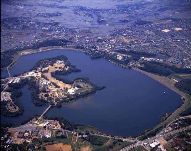 日本正在建造最大的浮动太阳能发电厂2