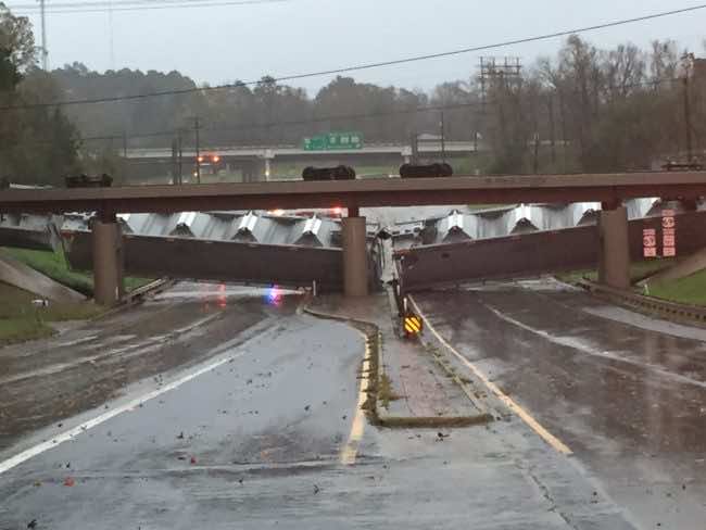 德州的火车derails3