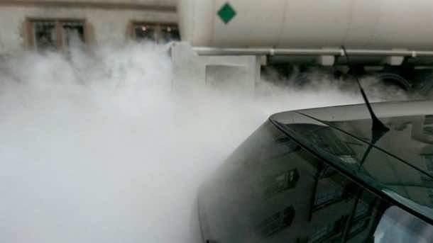 卡车载有二氧化碳德国城市3