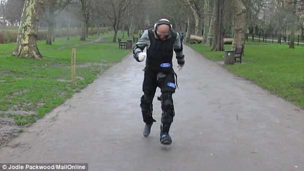 福特第三年龄西装会让你体验老了Age 3