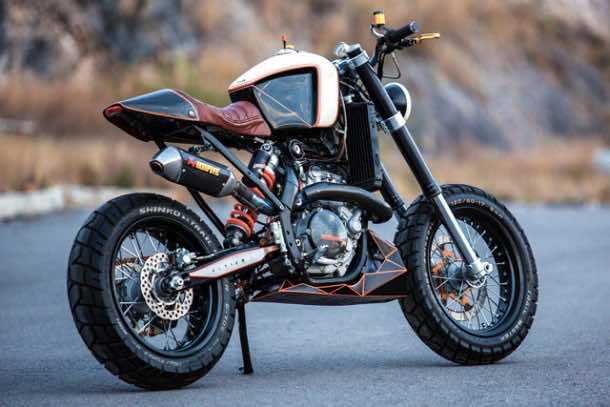 KTM 450由Vitium Moto是一种非传统的摩托车