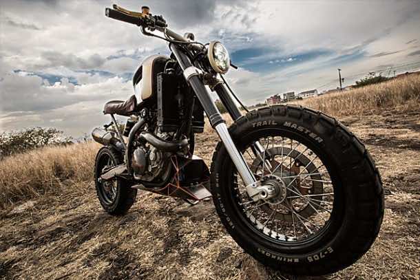 KTM 450由Vitium Moto是一种非传统的摩托车