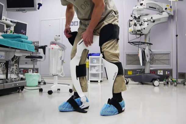 可穿戴的椅子可以让你站着坐着